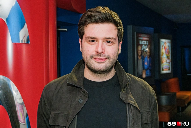 Режиссер фильма Илья Учитель перед премьерой в Перми | Источник: Тимофей Калмаков