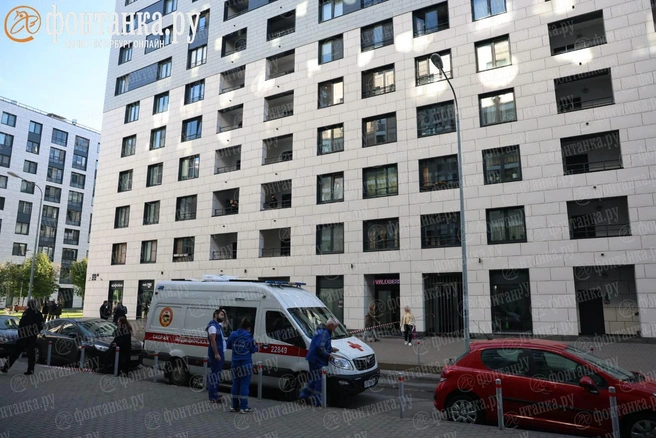 Местные ничего не услышали. Что происходит на месте убийства архитектора в центре Петербурга | Источник: Валентин Егоршин / «Фонтанка.ру»