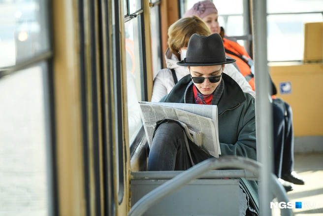 Теперь телепрограмму не обязательно покупать, а можно посмотреть в интернете. Но, возможно, на этом отличия и кончаются | Источник: Артем Устюжанин / E1.RU