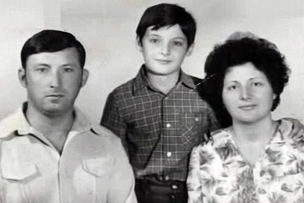 Будущий Mr. Credo c родителями | Источник: Мистер Кредо / Vk.com