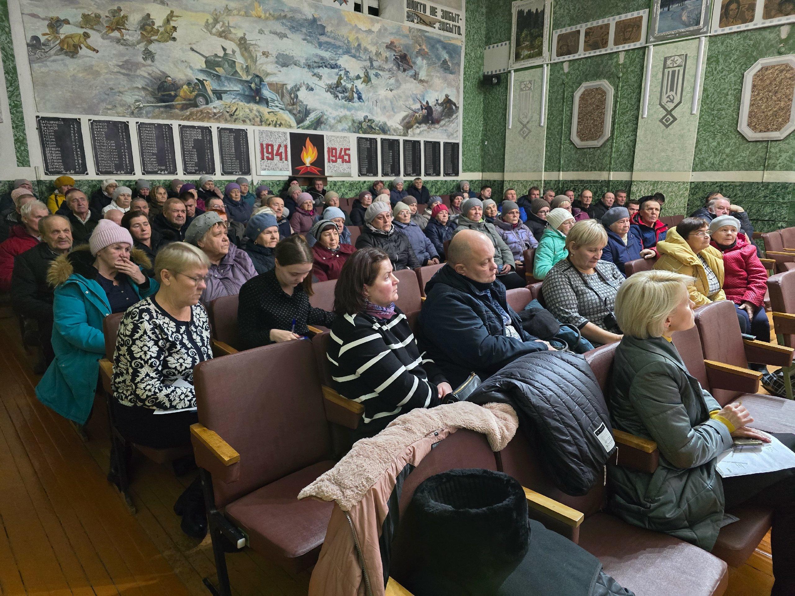 Жители Архангельской области просили Путина спасти ДК. После этого власти отменили закрытие части здания