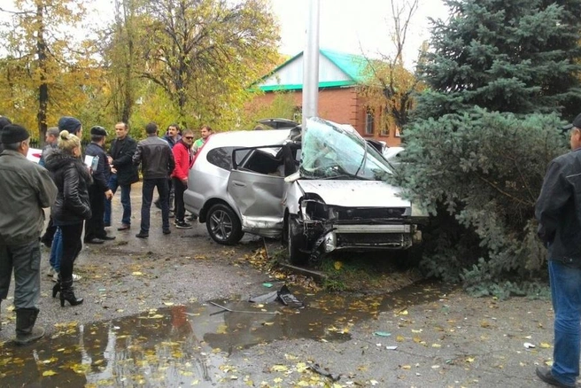 Автомобиль буквально «согнуло» | ufa1.ru