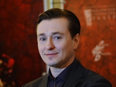 Сергей Безруков рассказал, как заработал на первую квартиру