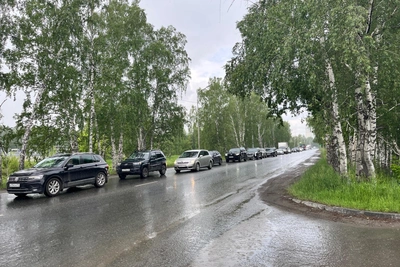 В Тюмени образовалась многокилометровая пробка из-за пожара на НПЗ