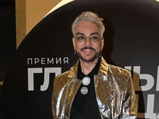 Филипп Киркоров перевозит прах матери в Москву: «Хотел бы, чтобы она была с папой»