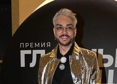 Филипп Киркоров перевозит прах матери в Москву: «Хотел бы, чтобы она была с папой»
