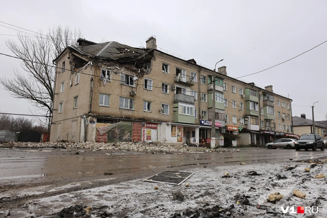 Смотрим на последствия взрыва в жилом доме в Петровом Вале | Источник: Алексей Волхонский / V1.RU