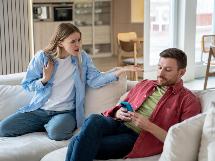 Разозлите сразу: 7 привычек в общении, которые раздражают ваших близких — а вы так делали?