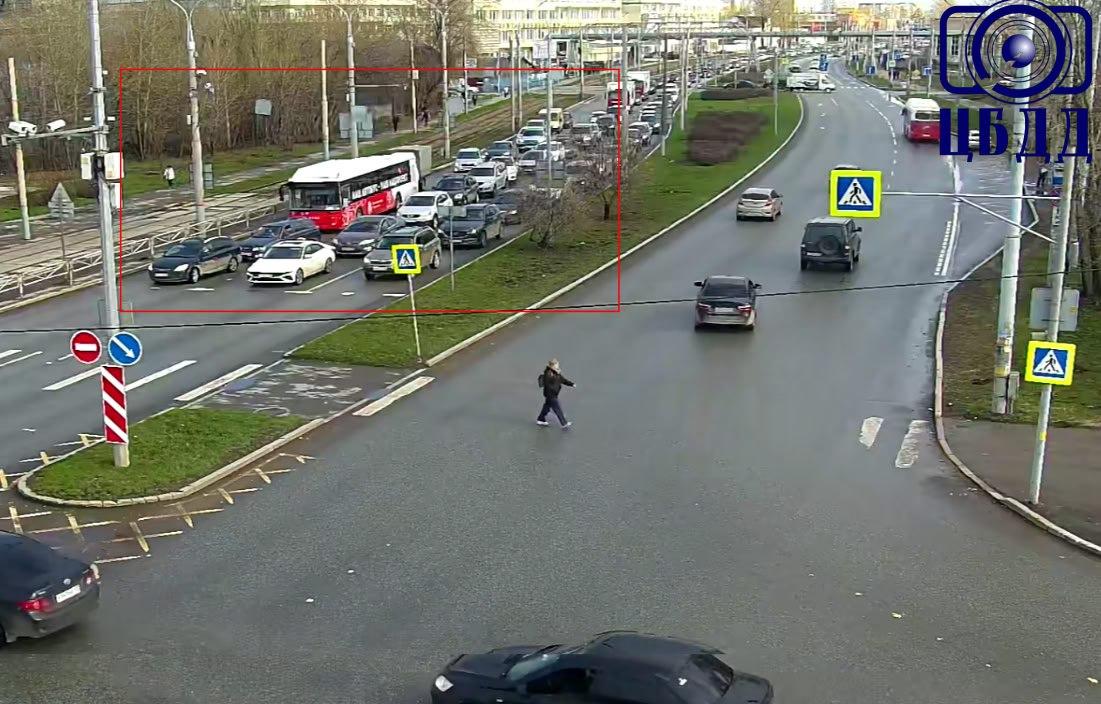 «Снег выпал снова, что случилось-то?»: пермяки обсудили гигантские пробки на Чкалова и Героев Хасана