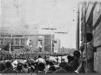 Парад на Театральной площади. Примерно 1965–1970 годы | Источник: Pastvu.com