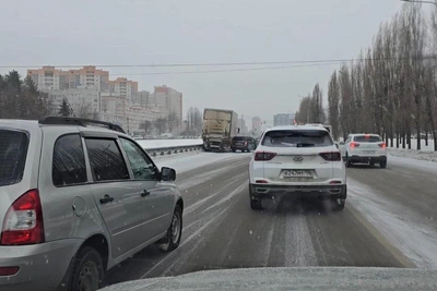 Затор на Московском проспекте из-за аварии в непогоду