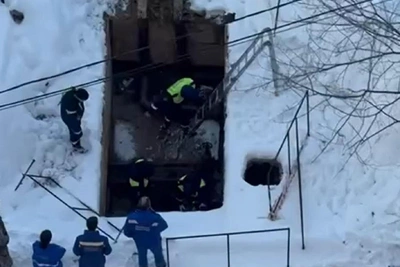 В Волгограде мужчина провалился в тепловую камеру