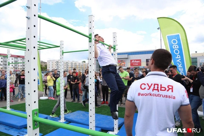 Ирек Ялалов подтянулся на турнике 8 раз | Источник: Тимур Шарипкулов