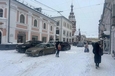 Автомобилисты заняли пешеходный переулок в Ярославле