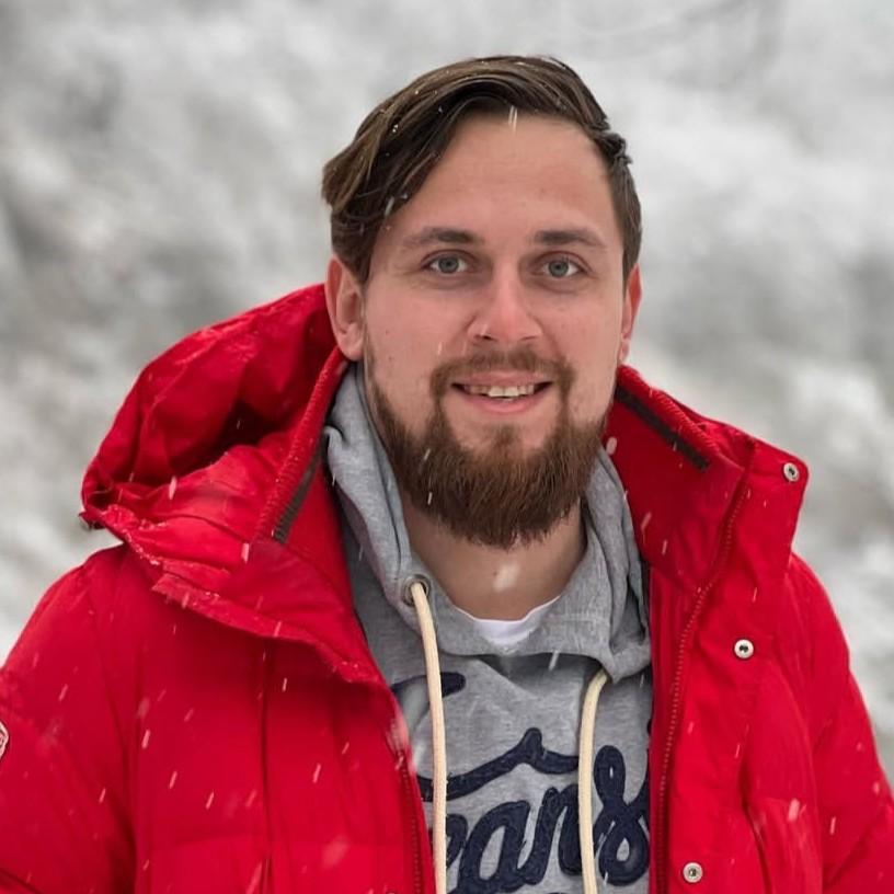 <p>Михали Сидоров</p>