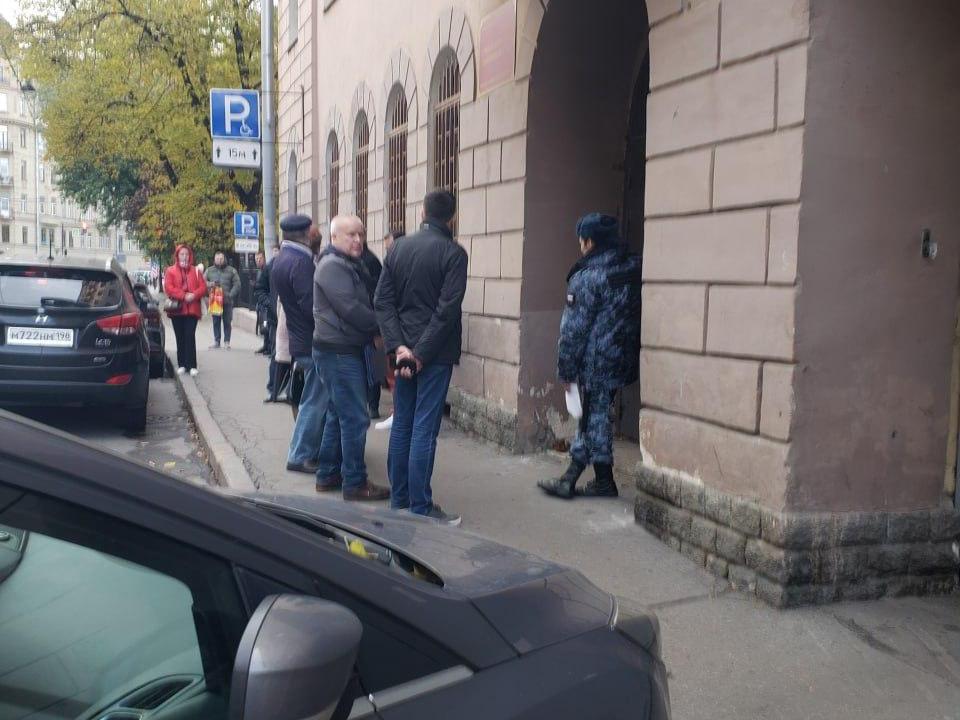 В Петербурге эвакуировали четыре районных суда за день