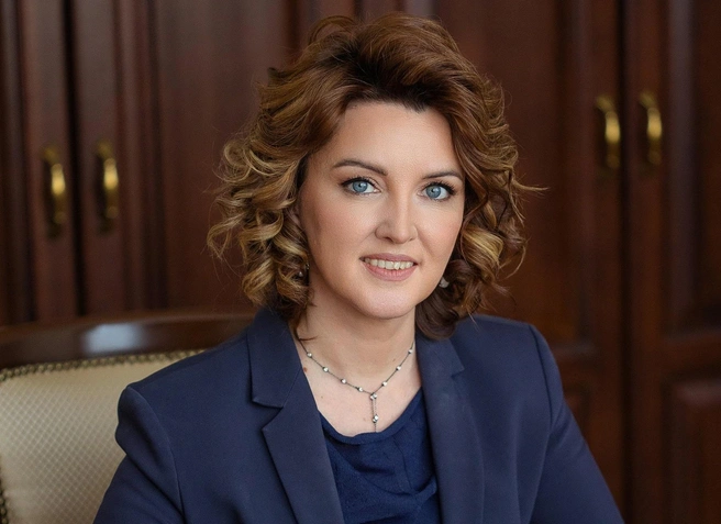 Светлана Шарпф также была заместителем министра финансов и налоговой политики региона | Источник: uk.nso.ru