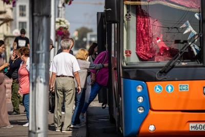 Новосибирцы пересаживаются на автобусы из-за нехватки топлива