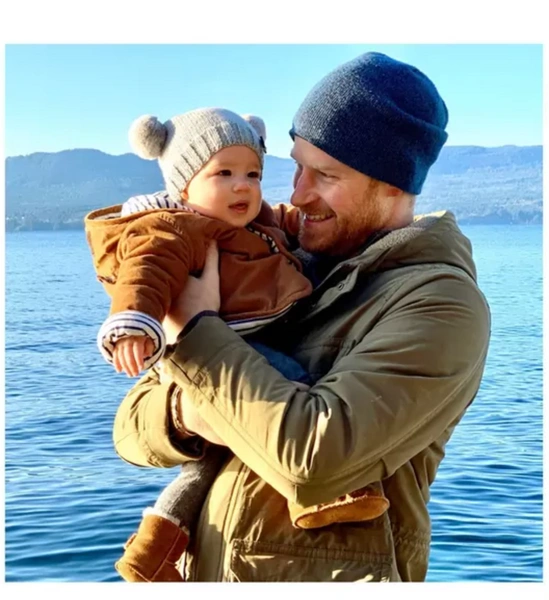 Принц Гарри с сыном Арчи | Источник: Соцсети