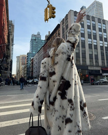 Не верьте тем, кто считает коровий принт ушедшим трендом | Источник: ru.pinterest.com