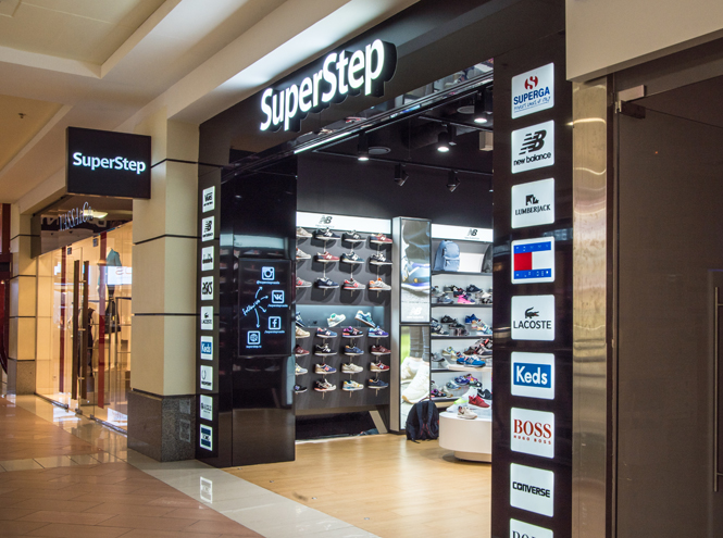 Шаг за шагом: новый обувной магазин SuperStep в Атриуме