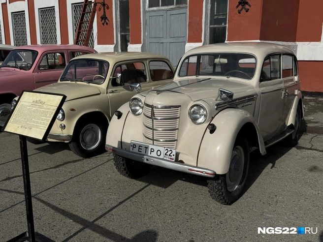 Сегодня на балансе барнаульского автовокзала 16 машин. На фото&nbsp;— Москвич-401 | Источник: Полина Шевчукова / NGS22.RU