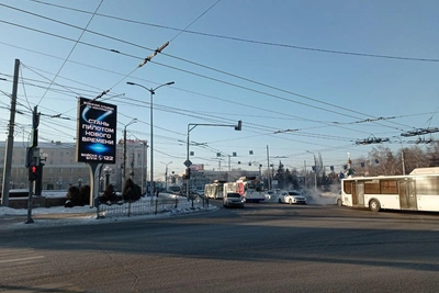Два троллейбуса заблокировали движение в центре Омска