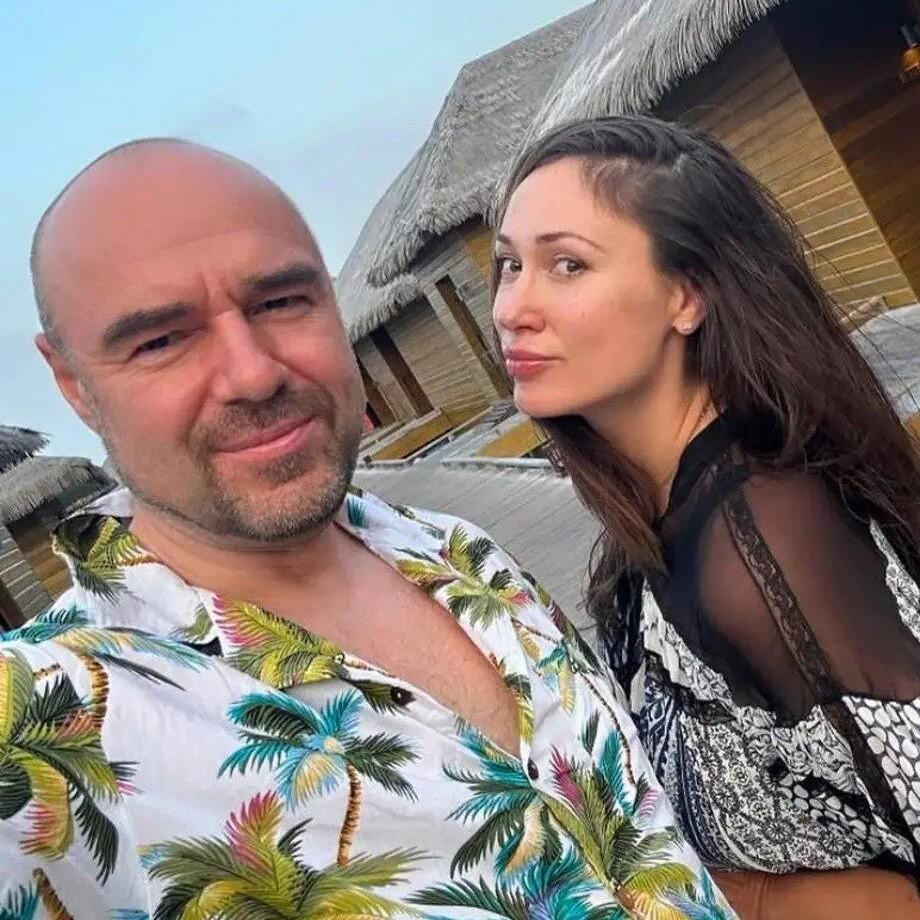 «Елена Товстик влюблена, у нее все хорошо, но это не афишируется»: неожиданное признание в эфире «МАЛАХОВ»