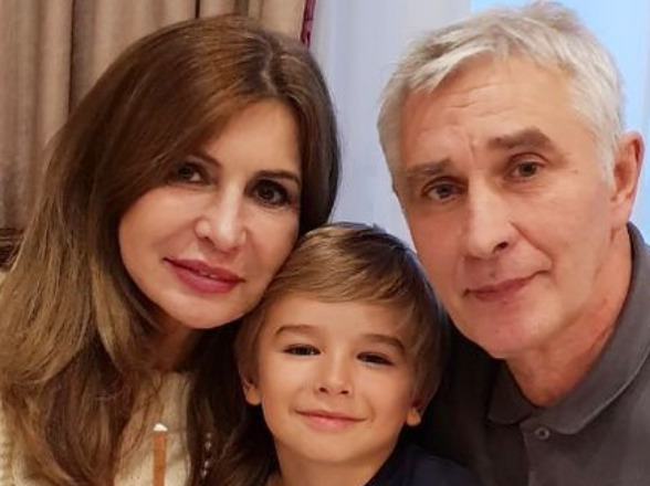 Ирина Агибалова с супругом и внуком