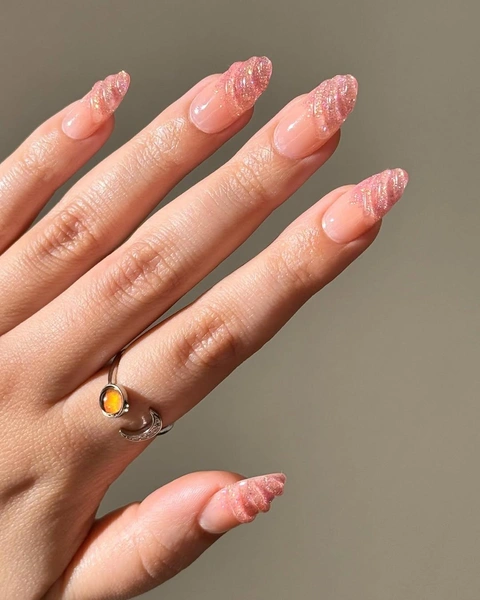 Источник: @avrnailswatches