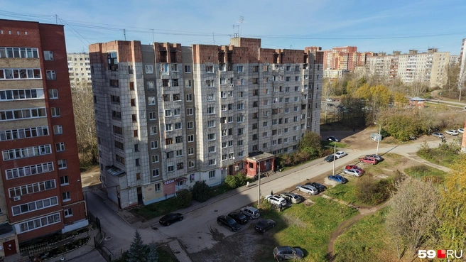 Девятиэтажка на улице Кабельщиков&nbsp;— рядовой дом в спальных кварталах на Гайве | Источник: Кирилл Хафизов / 59.RU