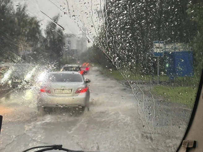 Вода была и сверху, и снизу | Источник: Полина Зайцева / Городские медиа