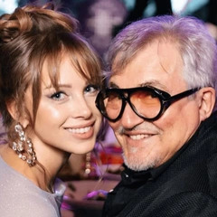 Дмитрий и Полина Дибровы впервые вышли в свет после развода и рассказали о планах на новогодние праздники