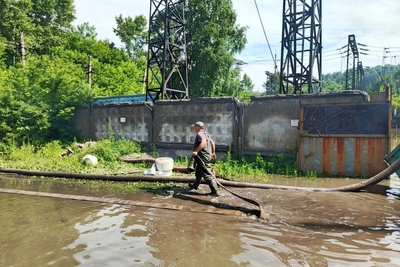 Электроподстанция в Новокузнецке затоплена из-за ливней