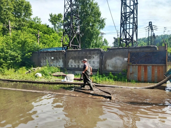 Воду вскоре обещают откачать | Источник: Глава Новокузнецка Денис Ильин / max.ru