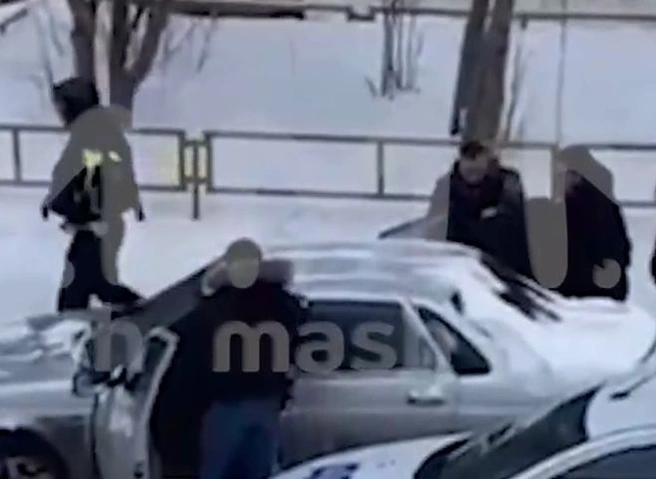В Свердловской области мужчина открыл стрельбу из окна жилого дома | ya62.ru