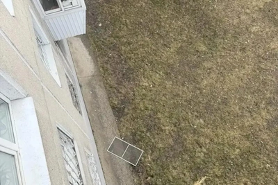 Двухлетний мальчик упал с четвертого этажа в Иркутске