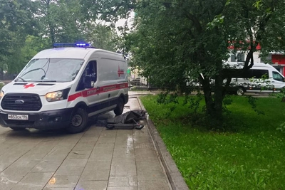 В Екатеринбурге погиб мужчина на электросамокате