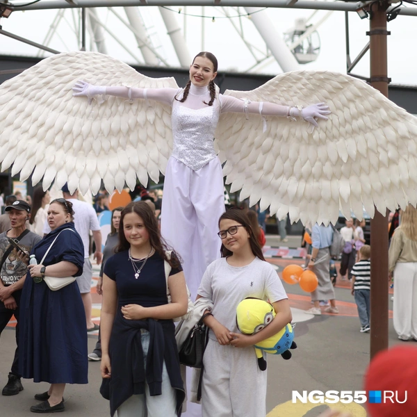Фото на память | Источник: Евгений Софийчук / NGS55.RU