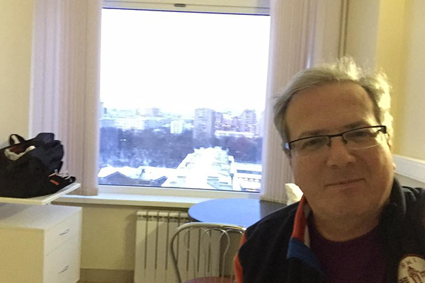 Алексей Лысенков показал свою палату в Склифе