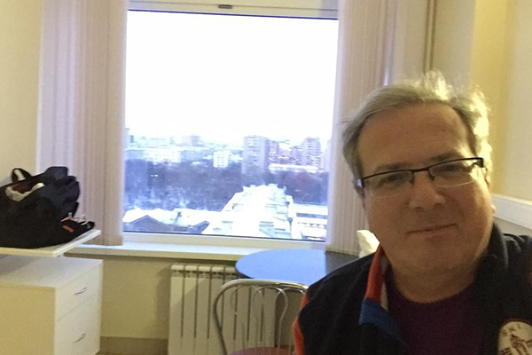 Алексей Лысенков показал свою палату в Склифе | Источник: «Фейсбук» (запрещенная в России экстремистская организация)