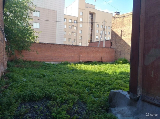 В объявлении указывается, что на участке можно построить еще одно здание