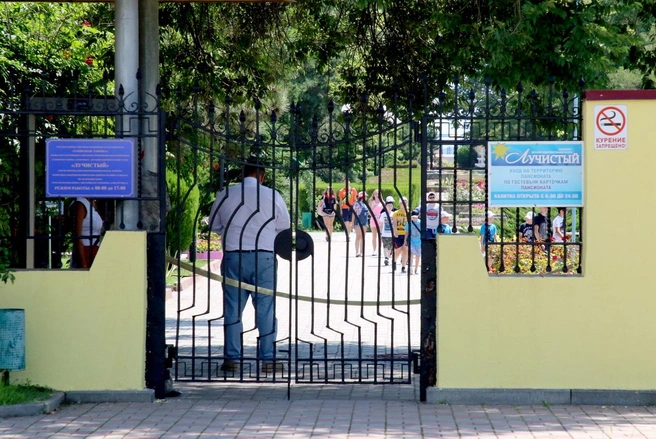 Детские лагеря в Крыму приостановили работу. Что известно на данный момент? | Источник: Алексей Павлишак /ТАСС / Архивное фото