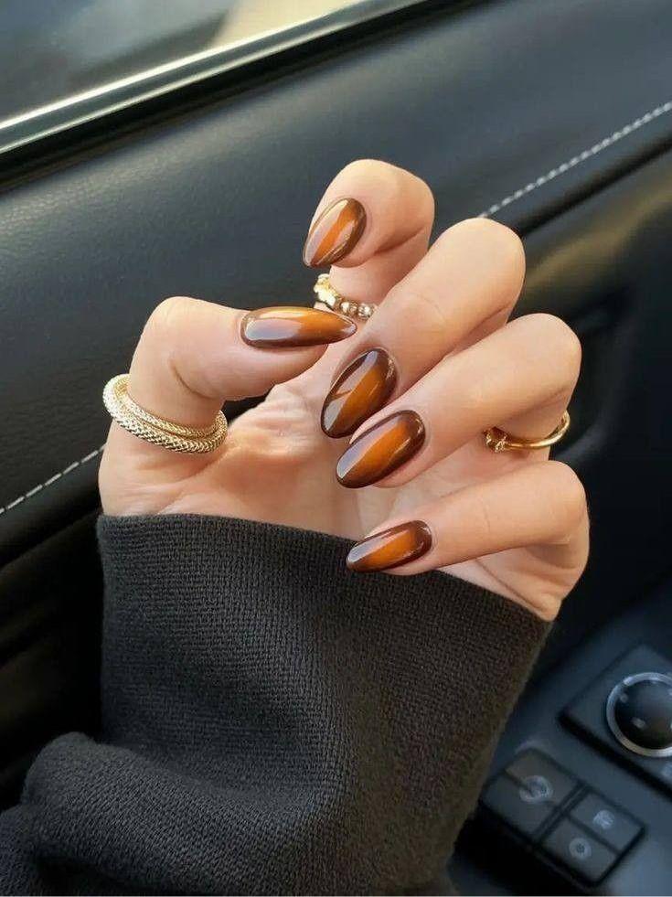 6 самых красивых вариантов маникюра «кошачий глаз»