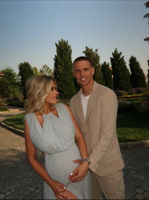 Жетілген әйелдердің порно фотографиялық бейнелері