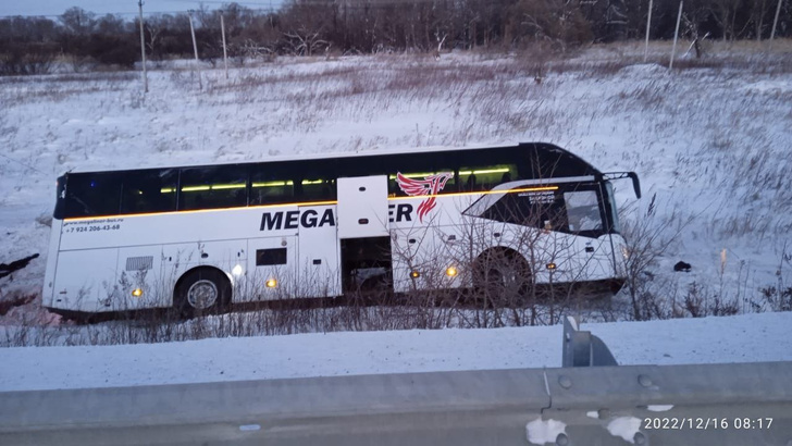 Автобус с вахтовиками перевернулся в Хабаровском крае: 6 человек погибли