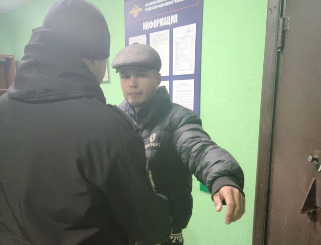 Сотрудники полиции сопроводили иностранцев в «Домодедово» | Источник: УМВД по Рязанской области