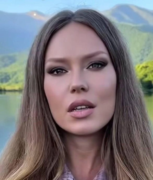 Дакота недовольна тем, что сделал с ней хирург