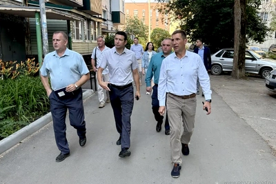 Мэр Пензы Олег Денисов проверил благоустройство в Ленинском районе