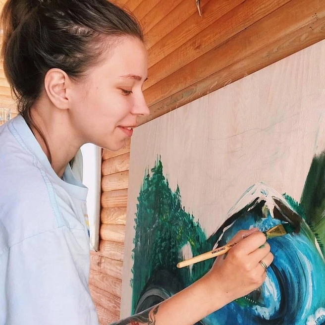 Однажды Наталья поняла, что на вымышленных историях можно заработать куда больше, чем на вымышленных мирах | Источник: picture.sol / Instagram.com (экстремистская организация, деятельность запрещена на территории РФ)